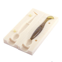 Load image into Gallery viewer, Soft Plastic Swimbait Mold Shad Style Paddle Tail 5 Inch Bugmolds USA